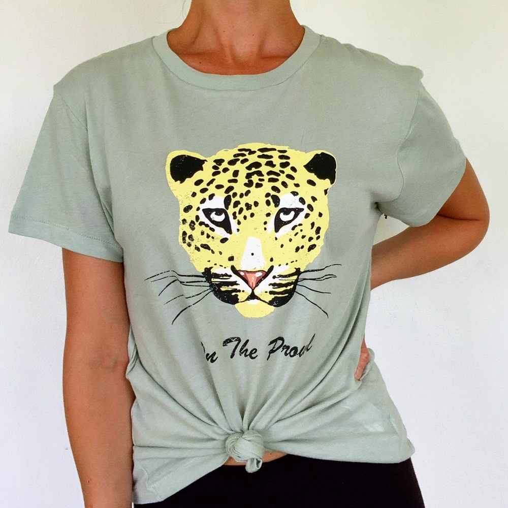 Wildfox green on the prowl leopard keke tee size small